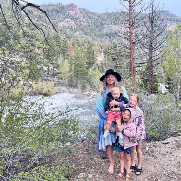 Meet your Posher, Ashley - Picture 3 of 6